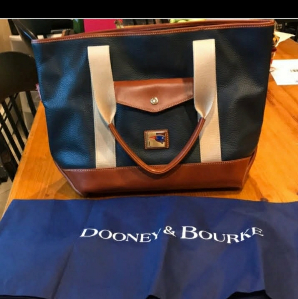 Dooney and Bourke New England Patriots Xl Tote